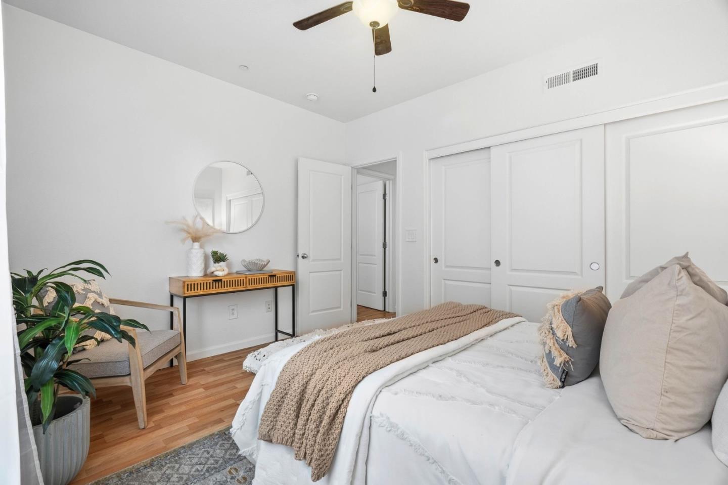 Detail Gallery Image 16 of 30 For 663 Modern Ice Dr, San Jose,  CA 95112 - 3 Beds | 2 Baths