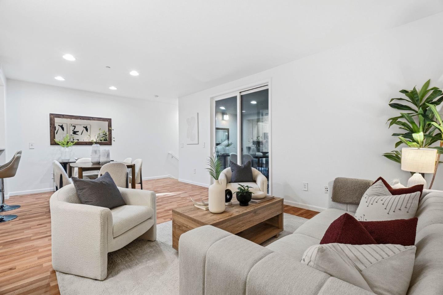 Detail Gallery Image 6 of 30 For 663 Modern Ice Dr, San Jose,  CA 95112 - 3 Beds | 2 Baths