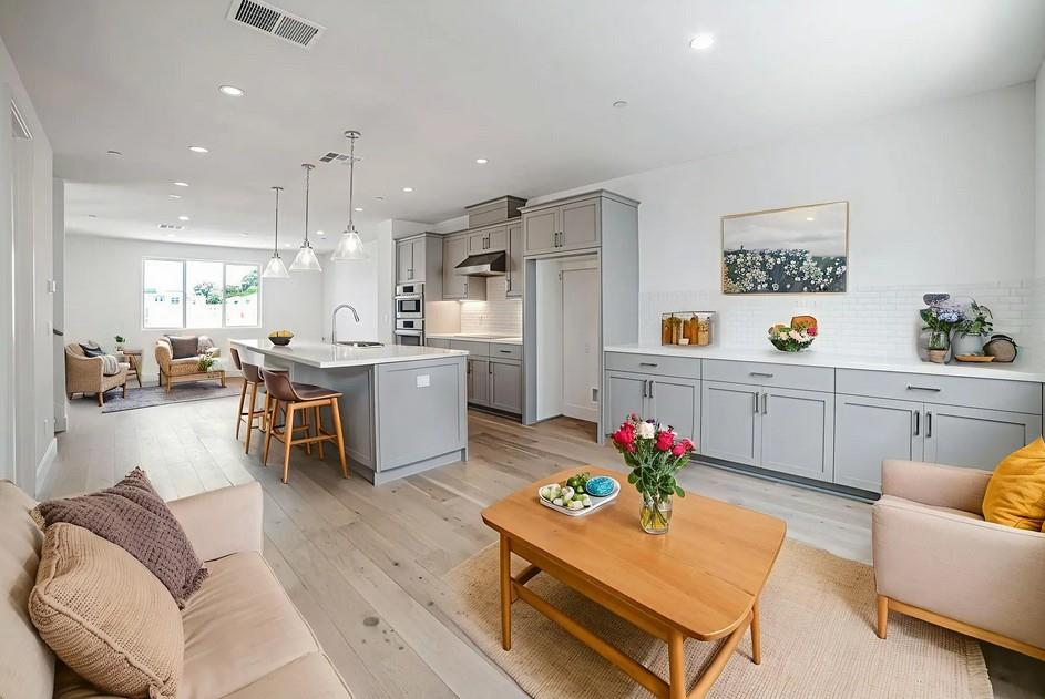 Detail Gallery Image 5 of 15 For 7017 Sunglow Ter, San Ramon,  CA 94583 - 4 Beds | 3/1 Baths