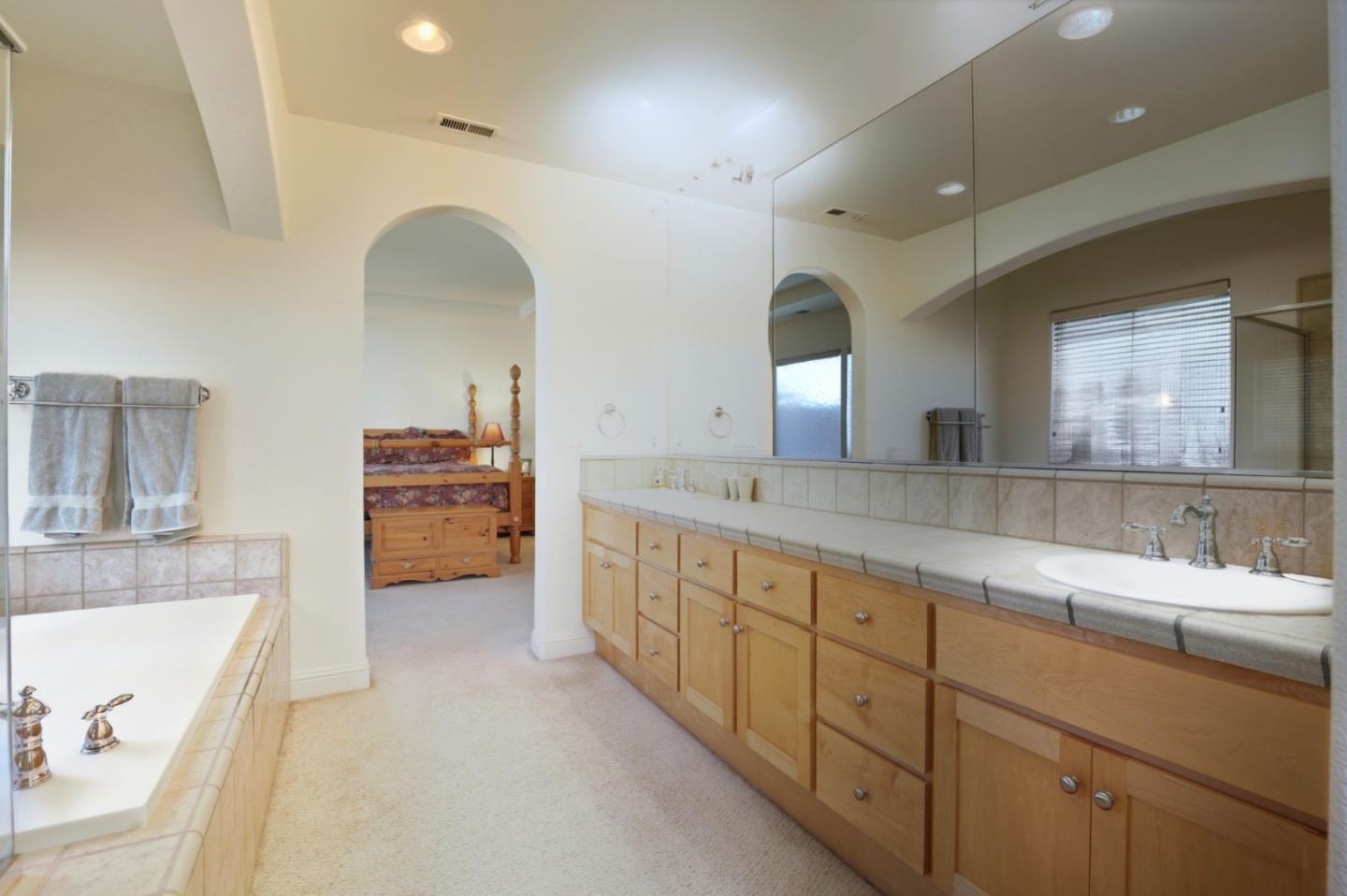 Detail Gallery Image 13 of 27 For 1955 Domaine Dr, Morgan Hill,  CA 95037 - 4 Beds | 3/1 Baths