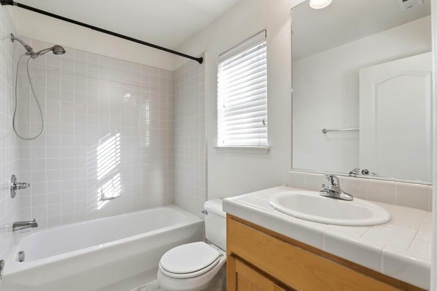 Detail Gallery Image 22 of 27 For 1955 Domaine Dr, Morgan Hill,  CA 95037 - 4 Beds | 3/1 Baths