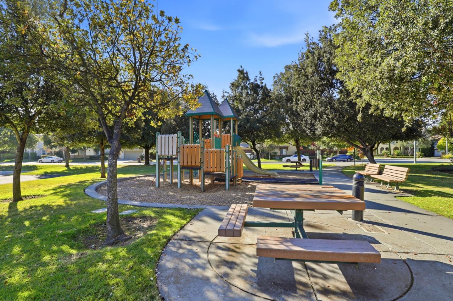 Detail Gallery Image 25 of 27 For 1955 Domaine Dr, Morgan Hill,  CA 95037 - 4 Beds | 3/1 Baths