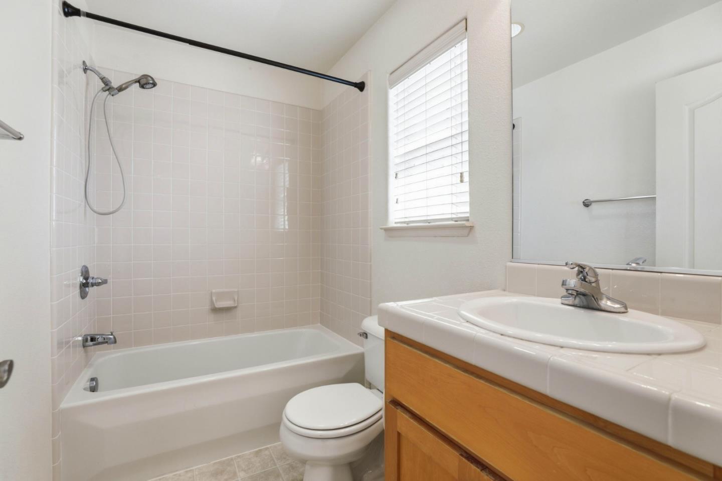 Detail Gallery Image 34 of 45 For 1955 Domaine Dr, Morgan Hill,  CA 95037 - 4 Beds | 3/1 Baths