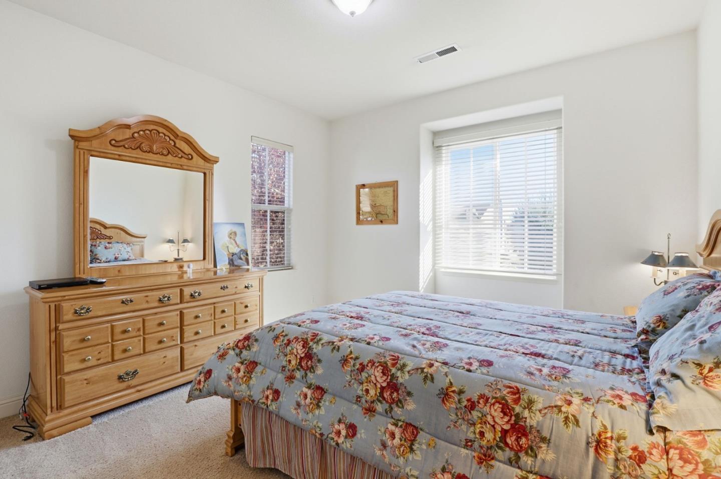 Detail Gallery Image 8 of 27 For 1955 Domaine Dr, Morgan Hill,  CA 95037 - 4 Beds | 3/1 Baths