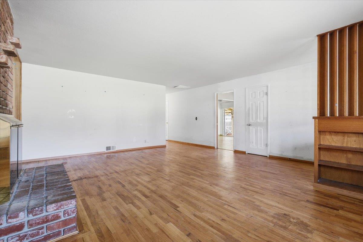 Detail Gallery Image 10 of 61 For 236 S Claremont Ave, San Jose,  CA 95127 - 3 Beds | 2 Baths