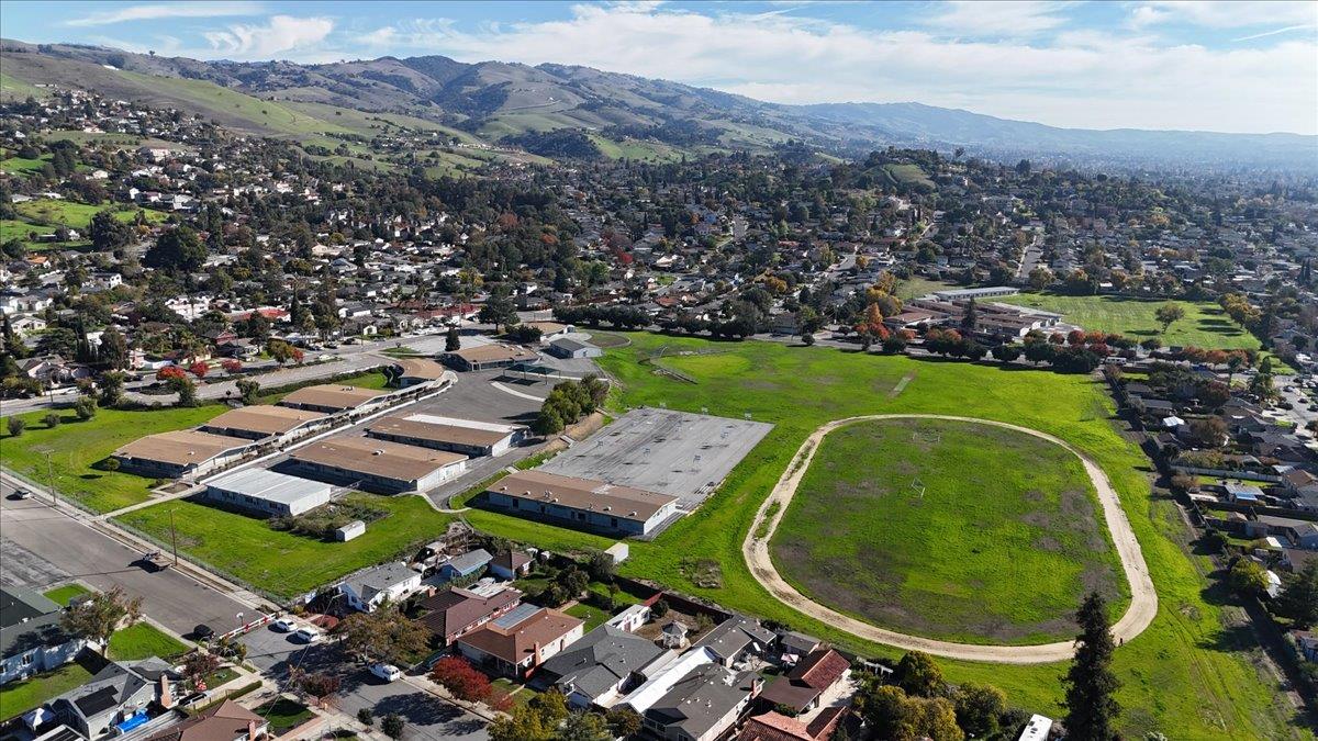 Detail Gallery Image 46 of 61 For 236 S Claremont Ave, San Jose,  CA 95127 - 3 Beds | 2 Baths