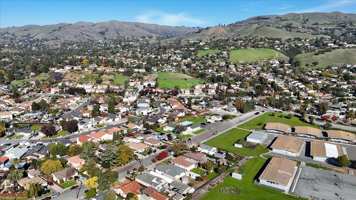 Detail Gallery Image 48 of 61 For 236 S Claremont Ave, San Jose,  CA 95127 - 3 Beds | 2 Baths