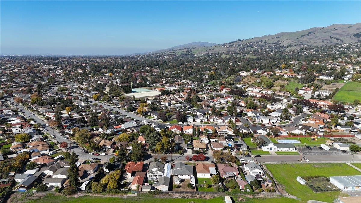 Detail Gallery Image 50 of 61 For 236 S Claremont Ave, San Jose,  CA 95127 - 3 Beds | 2 Baths