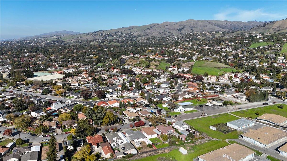 Detail Gallery Image 59 of 61 For 236 S Claremont Ave, San Jose,  CA 95127 - 3 Beds | 2 Baths