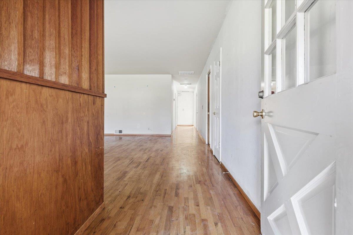 Detail Gallery Image 7 of 61 For 236 S Claremont Ave, San Jose,  CA 95127 - 3 Beds | 2 Baths