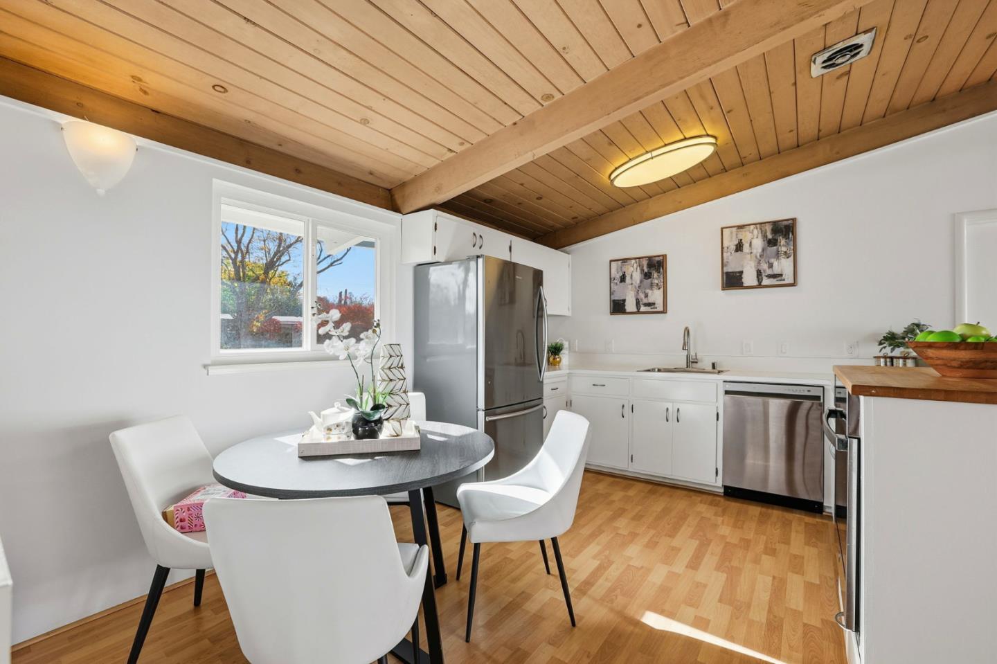 Detail Gallery Image 15 of 33 For 3839 Ross Rd, Palo Alto,  CA 94303 - 3 Beds | 2 Baths