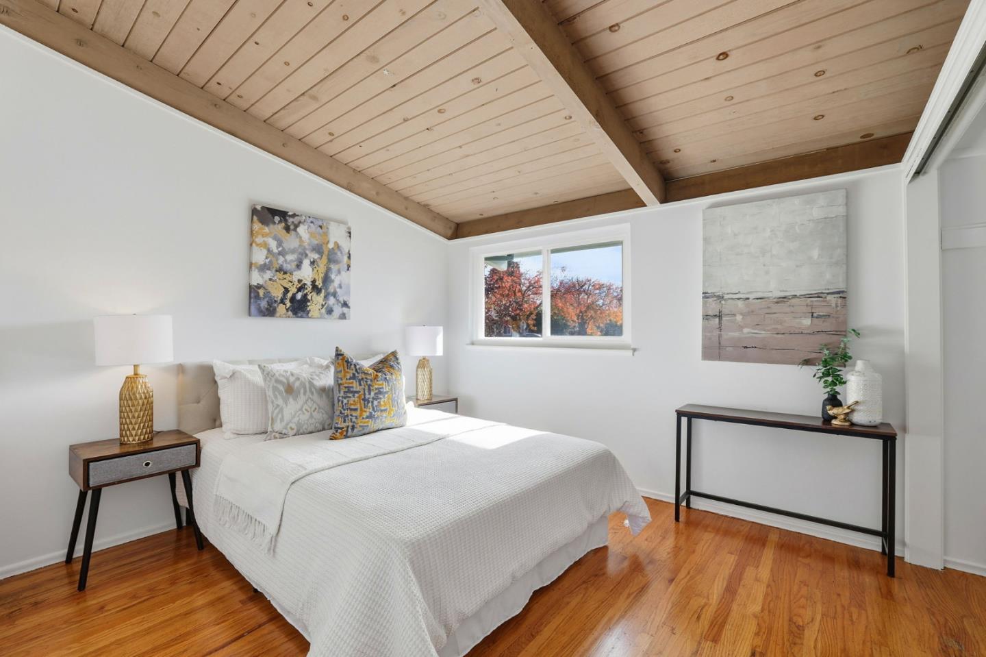 Detail Gallery Image 21 of 33 For 3839 Ross Rd, Palo Alto,  CA 94303 - 3 Beds | 2 Baths