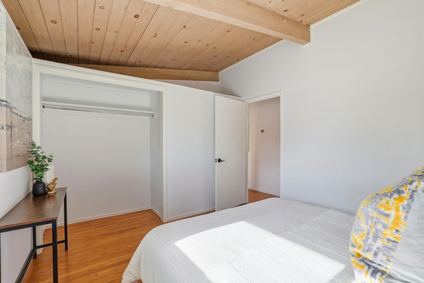 Detail Gallery Image 22 of 33 For 3839 Ross Rd, Palo Alto,  CA 94303 - 3 Beds | 2 Baths