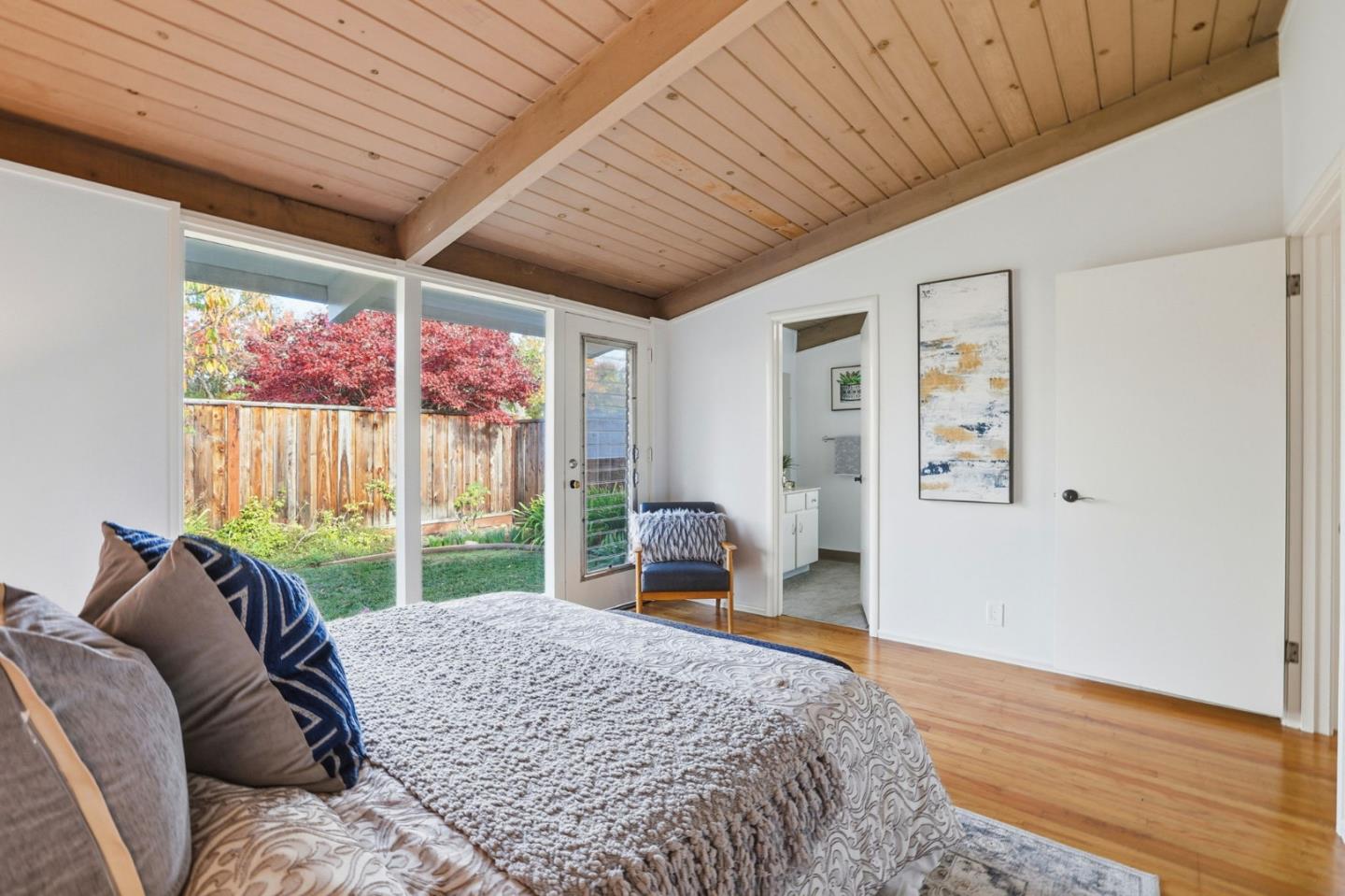 Detail Gallery Image 24 of 33 For 3839 Ross Rd, Palo Alto,  CA 94303 - 3 Beds | 2 Baths