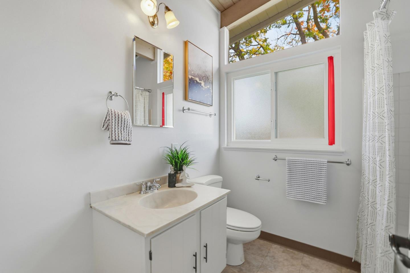 Detail Gallery Image 26 of 33 For 3839 Ross Rd, Palo Alto,  CA 94303 - 3 Beds | 2 Baths