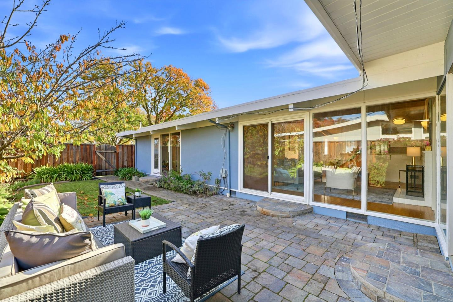 Detail Gallery Image 29 of 33 For 3839 Ross Rd, Palo Alto,  CA 94303 - 3 Beds | 2 Baths