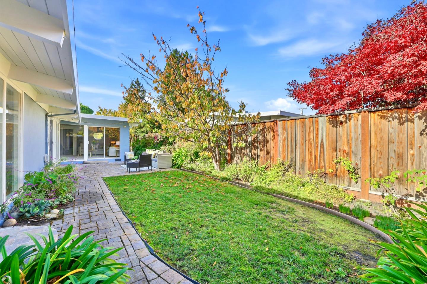 Detail Gallery Image 30 of 33 For 3839 Ross Rd, Palo Alto,  CA 94303 - 3 Beds | 2 Baths