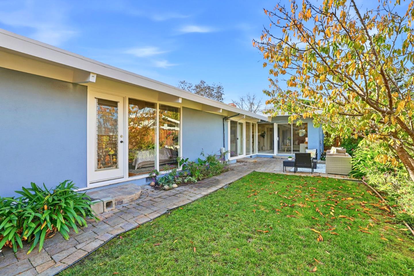 Detail Gallery Image 31 of 33 For 3839 Ross Rd, Palo Alto,  CA 94303 - 3 Beds | 2 Baths