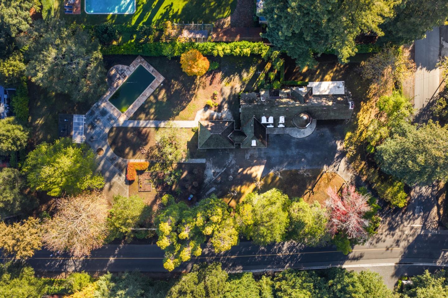 Detail Gallery Image 13 of 21 For 123 Stockbridge Ave, Atherton,  CA 94027 - 4 Beds | 4 Baths