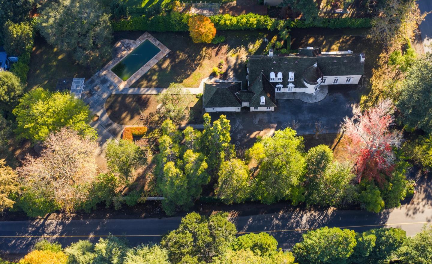 Detail Gallery Image 15 of 21 For 123 Stockbridge Ave, Atherton,  CA 94027 - 4 Beds | 4 Baths