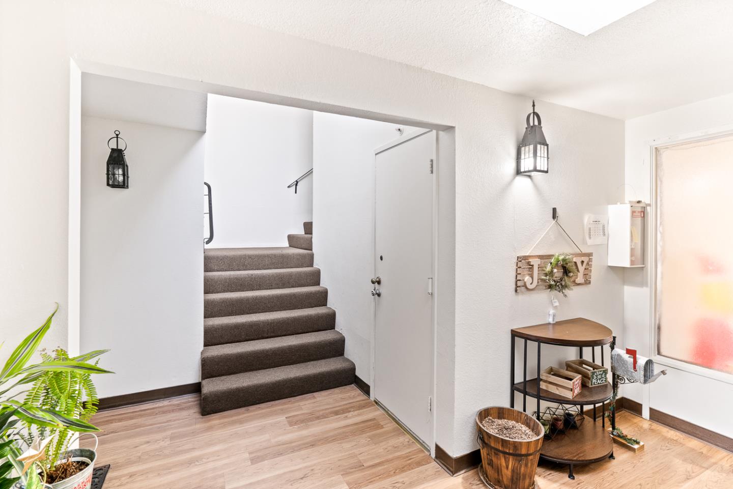 Detail Gallery Image 19 of 28 For 2419 Rowntree Way, South San Francisco,  CA 94080 - 2 Beds | 1 Baths