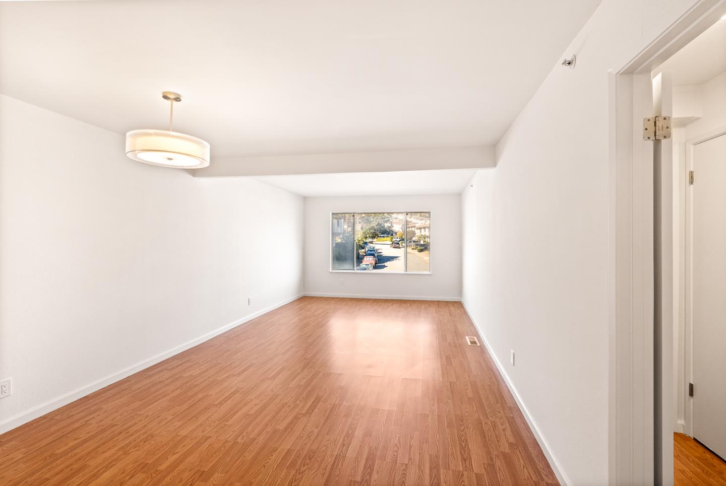 Detail Gallery Image 3 of 28 For 2419 Rowntree Way, South San Francisco,  CA 94080 - 2 Beds | 1 Baths