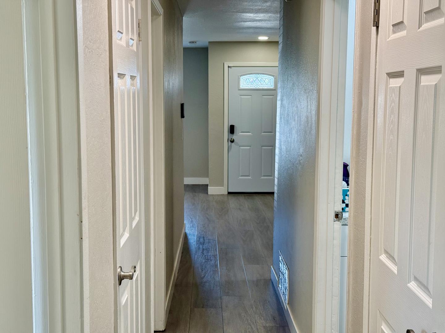 Detail Gallery Image 10 of 13 For 464 Fellom Ct, Gilroy,  CA 95020 - 4 Beds | 2 Baths