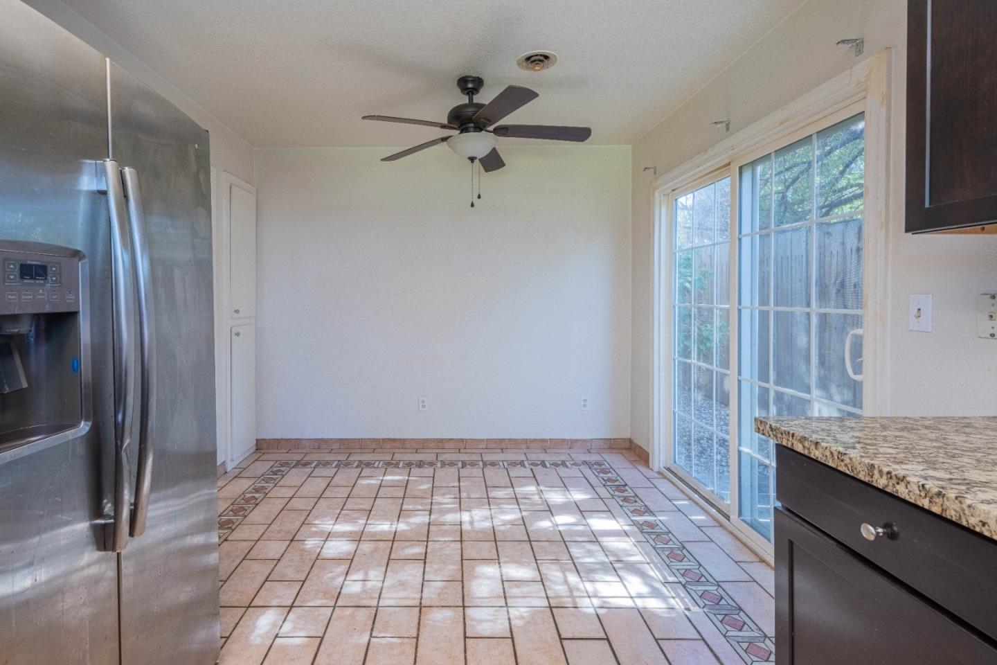 Detail Gallery Image 11 of 27 For 720 Clearview Dr, Hollister,  CA 95023 - 3 Beds | 2 Baths