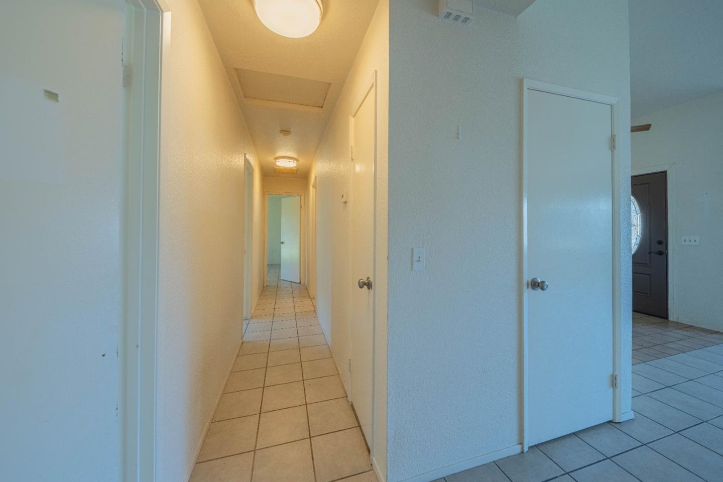 Detail Gallery Image 12 of 27 For 720 Clearview Dr, Hollister,  CA 95023 - 3 Beds | 2 Baths