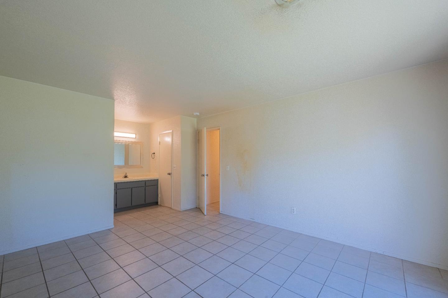 Detail Gallery Image 15 of 27 For 720 Clearview Dr, Hollister,  CA 95023 - 3 Beds | 2 Baths