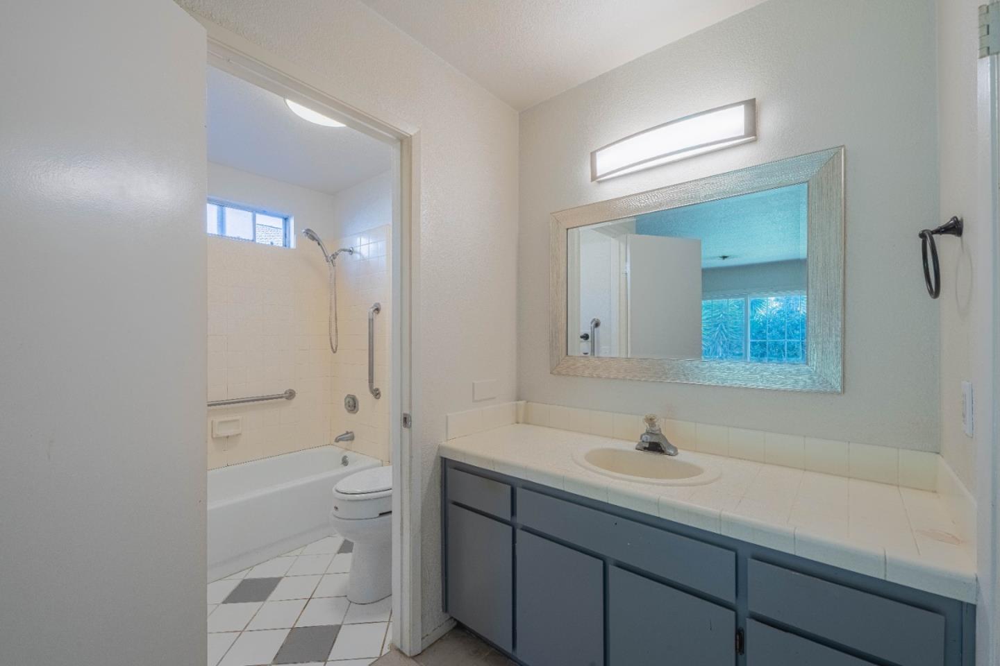 Detail Gallery Image 17 of 27 For 720 Clearview Dr, Hollister,  CA 95023 - 3 Beds | 2 Baths