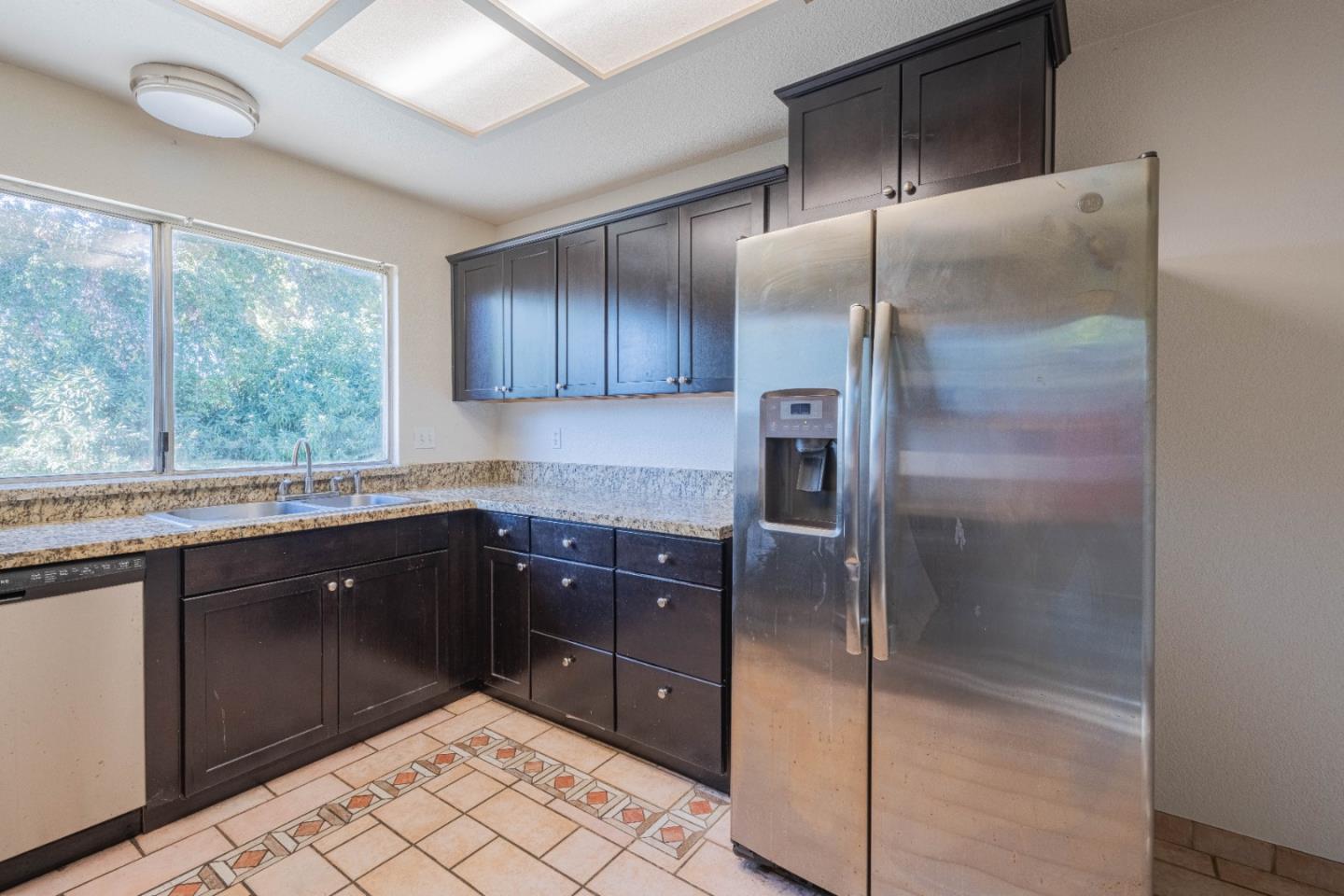 Detail Gallery Image 9 of 27 For 720 Clearview Dr, Hollister,  CA 95023 - 3 Beds | 2 Baths