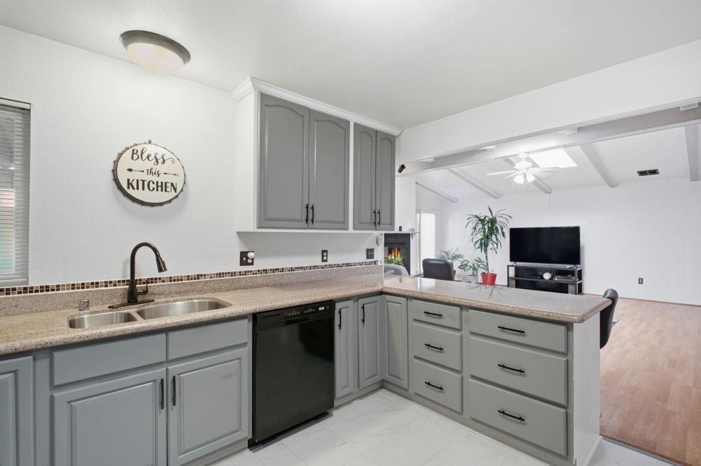 Detail Gallery Image 11 of 24 For 29372 Providence Way #111,  Hayward,  CA 94544 - 2 Beds | 2 Baths