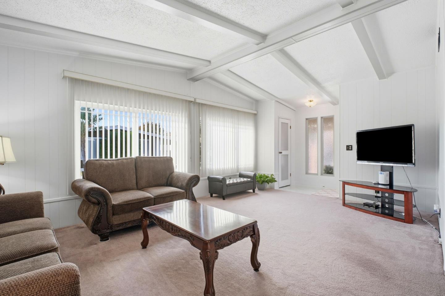 Detail Gallery Image 5 of 24 For 29372 Providence Way #111,  Hayward,  CA 94544 - 2 Beds | 2 Baths
