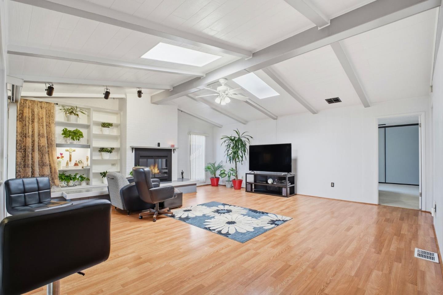 Detail Gallery Image 7 of 24 For 29372 Providence Way #111,  Hayward,  CA 94544 - 2 Beds | 2 Baths