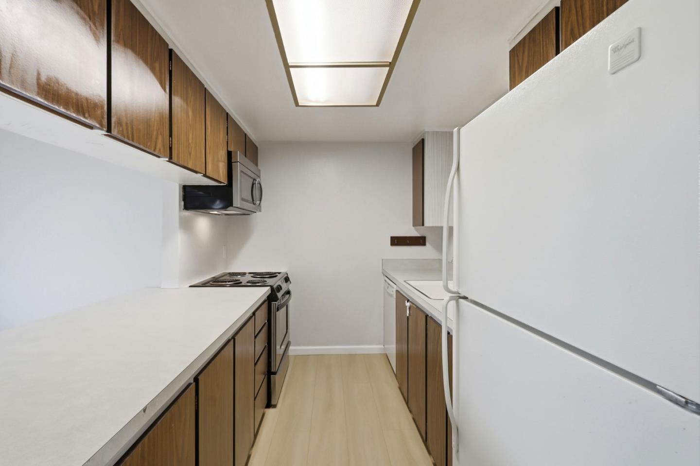 Detail Gallery Image 10 of 27 For 1107 Reed Ave #C,  Sunnyvale,  CA 94086 - 2 Beds | 1 Baths