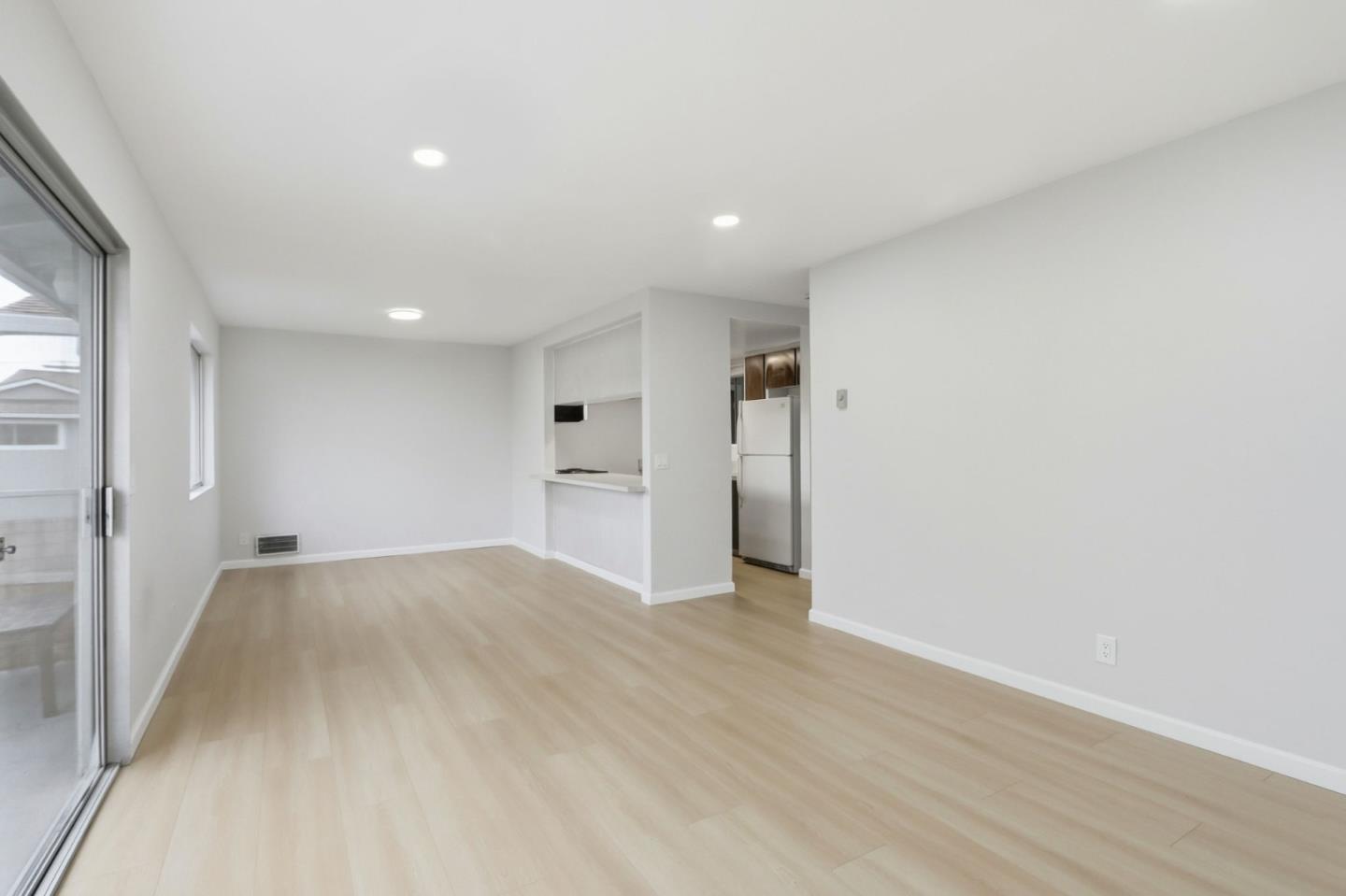 Detail Gallery Image 5 of 27 For 1107 Reed Ave #C,  Sunnyvale,  CA 94086 - 2 Beds | 1 Baths