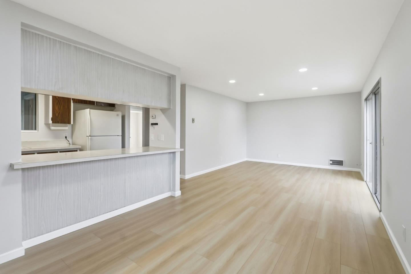 Detail Gallery Image 7 of 27 For 1107 Reed Ave #C,  Sunnyvale,  CA 94086 - 2 Beds | 1 Baths