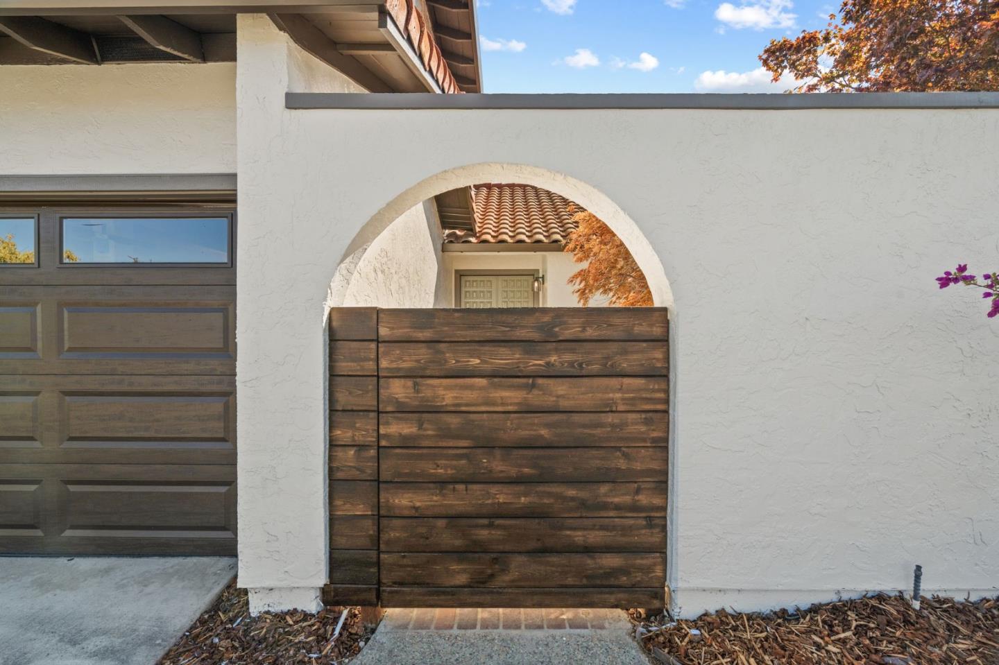 Detail Gallery Image 4 of 54 For 1390 Pierce Ranch Rd, San Jose,  CA 95120 - 4 Beds | 2/1 Baths