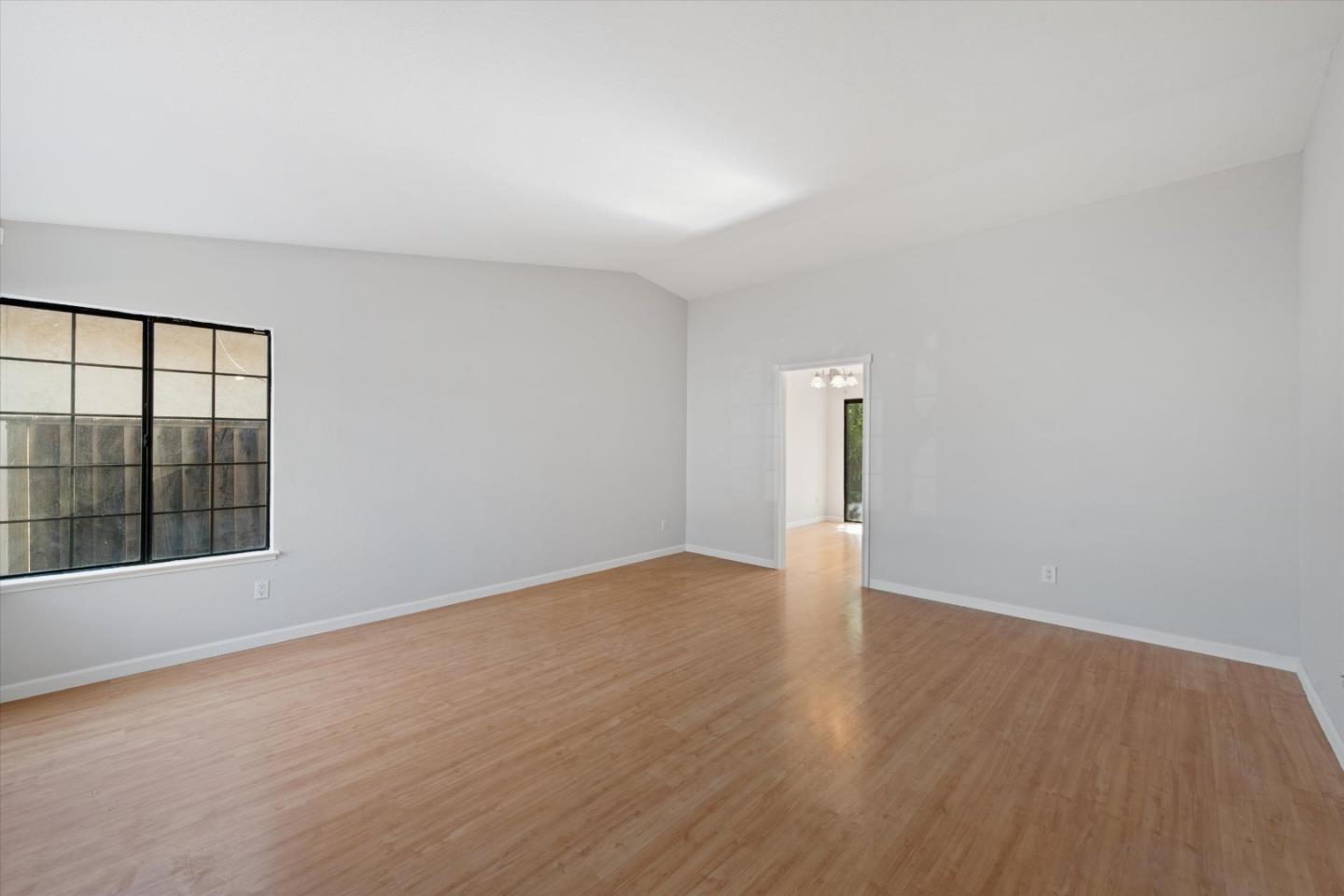 Detail Gallery Image 4 of 22 For 2816 Croft Dr, San Jose,  CA 95148 - 3 Beds | 2 Baths