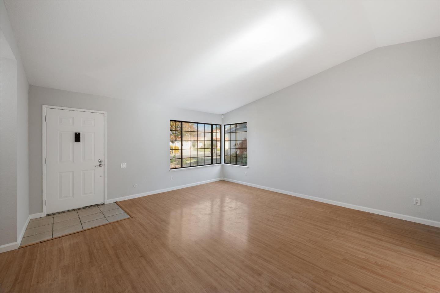 Detail Gallery Image 5 of 22 For 2816 Croft Dr, San Jose,  CA 95148 - 3 Beds | 2 Baths