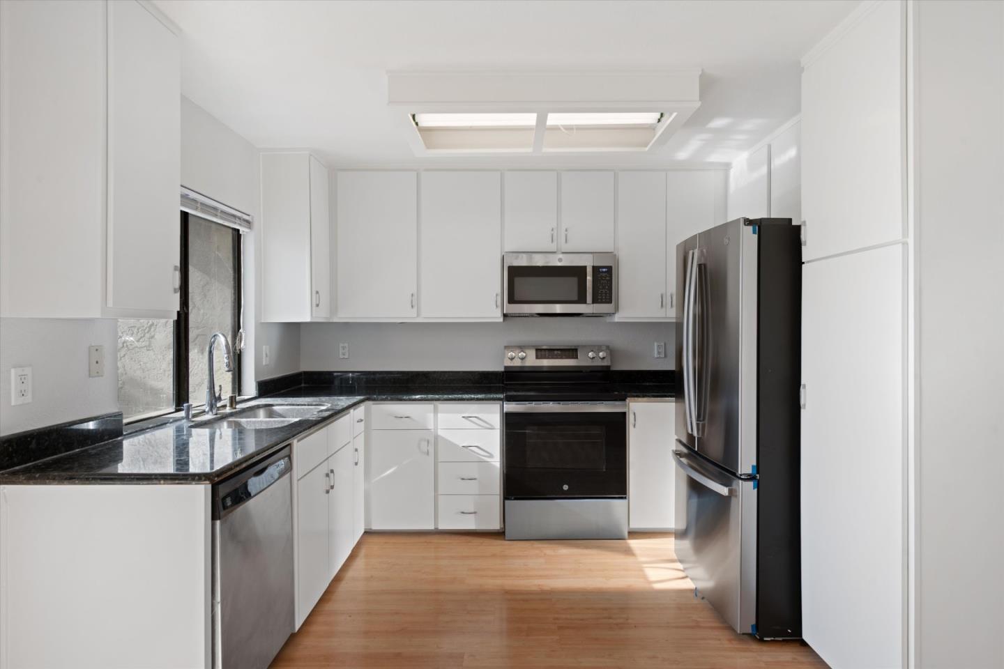 Detail Gallery Image 7 of 22 For 2816 Croft Dr, San Jose,  CA 95148 - 3 Beds | 2 Baths