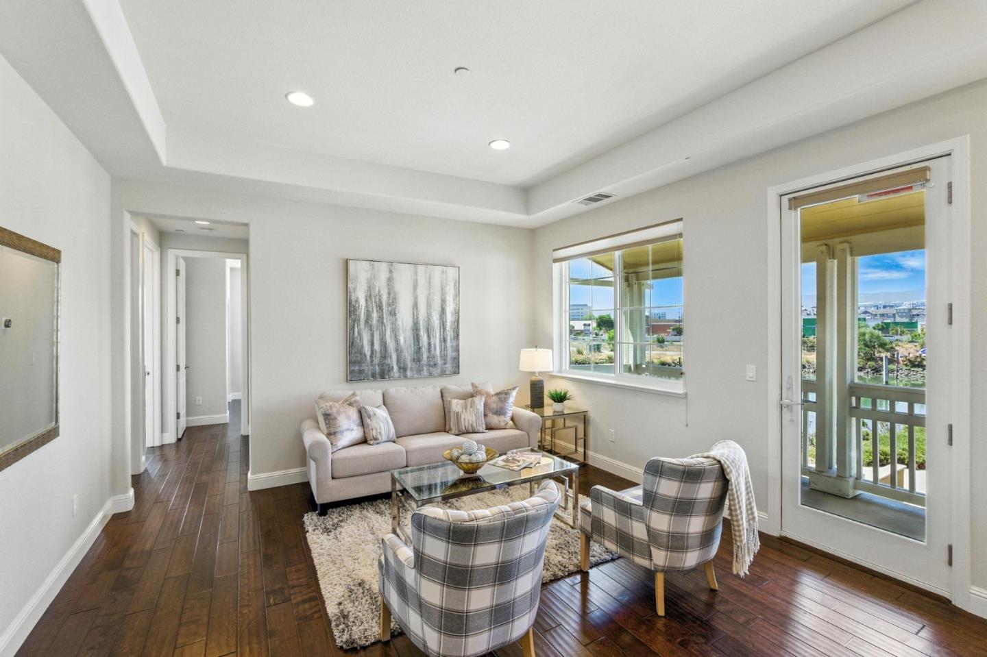 Detail Gallery Image 4 of 15 For 636 Fan Tail Way #905,  Redwood City,  CA 94063 - 2 Beds | 2/1 Baths