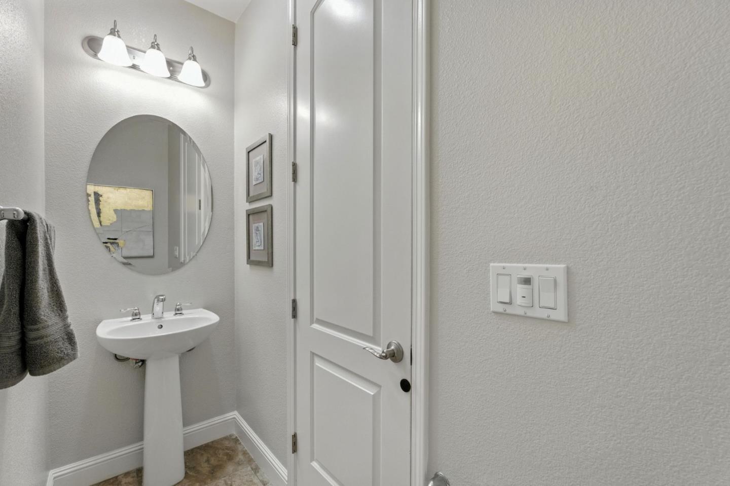 Detail Gallery Image 6 of 15 For 636 Fan Tail Way #905,  Redwood City,  CA 94063 - 2 Beds | 2/1 Baths