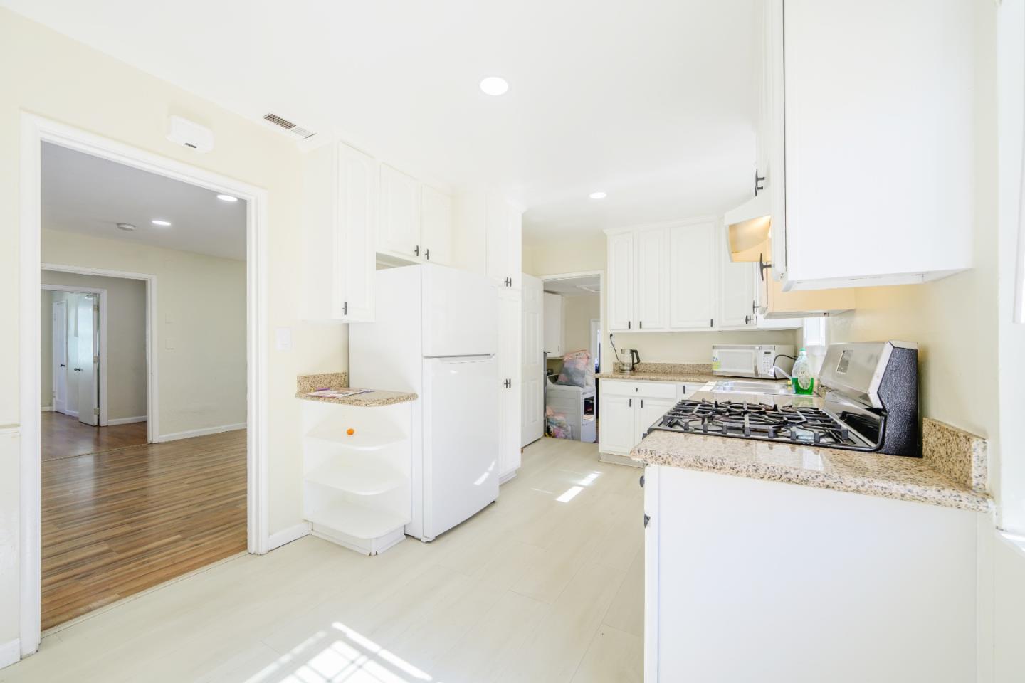 Detail Gallery Image 10 of 49 For 16829 Daryl Ave, San Lorenzo,  CA 94580 - 4 Beds | 2 Baths