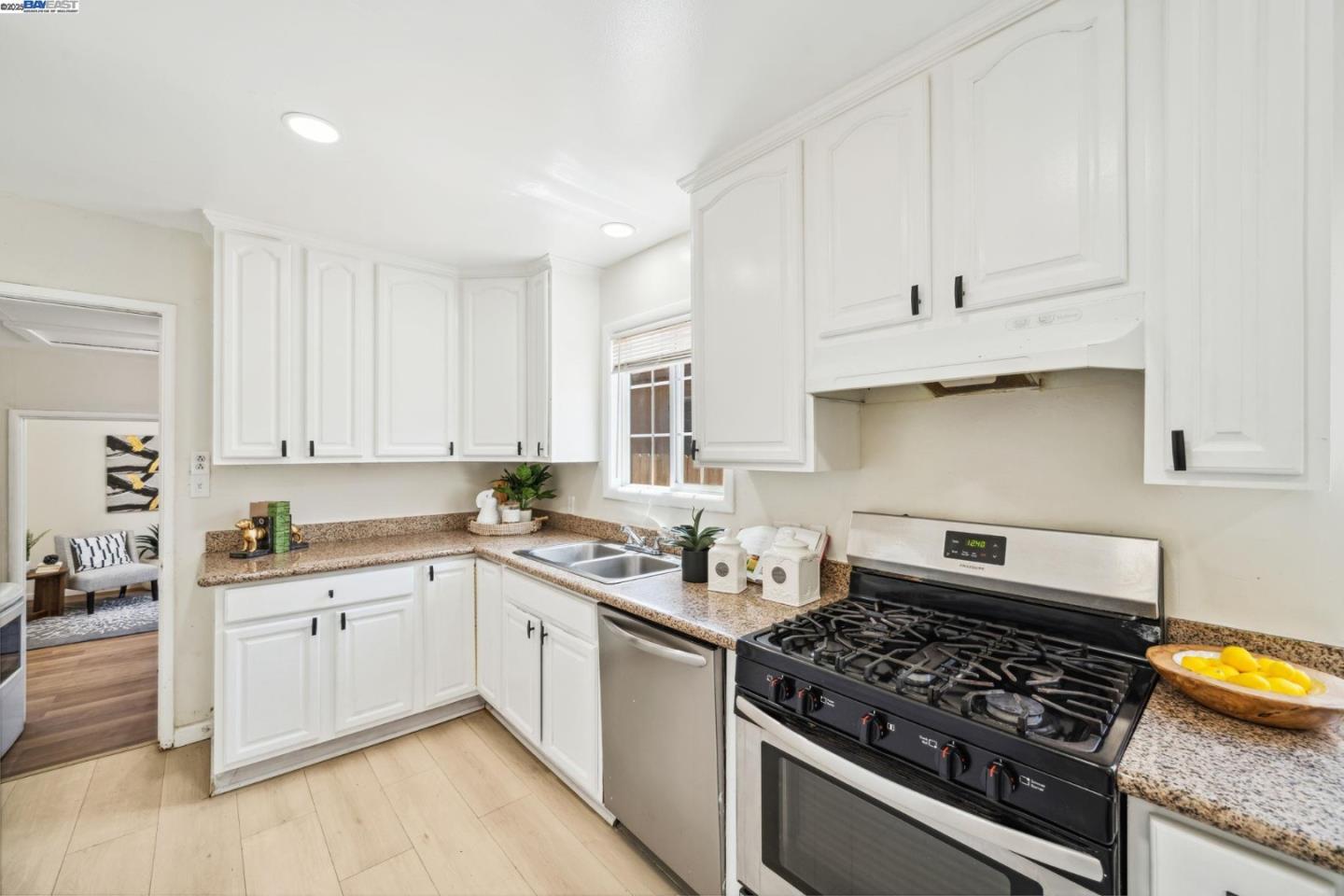 Detail Gallery Image 7 of 49 For 16829 Daryl Ave, San Lorenzo,  CA 94580 - 4 Beds | 2 Baths