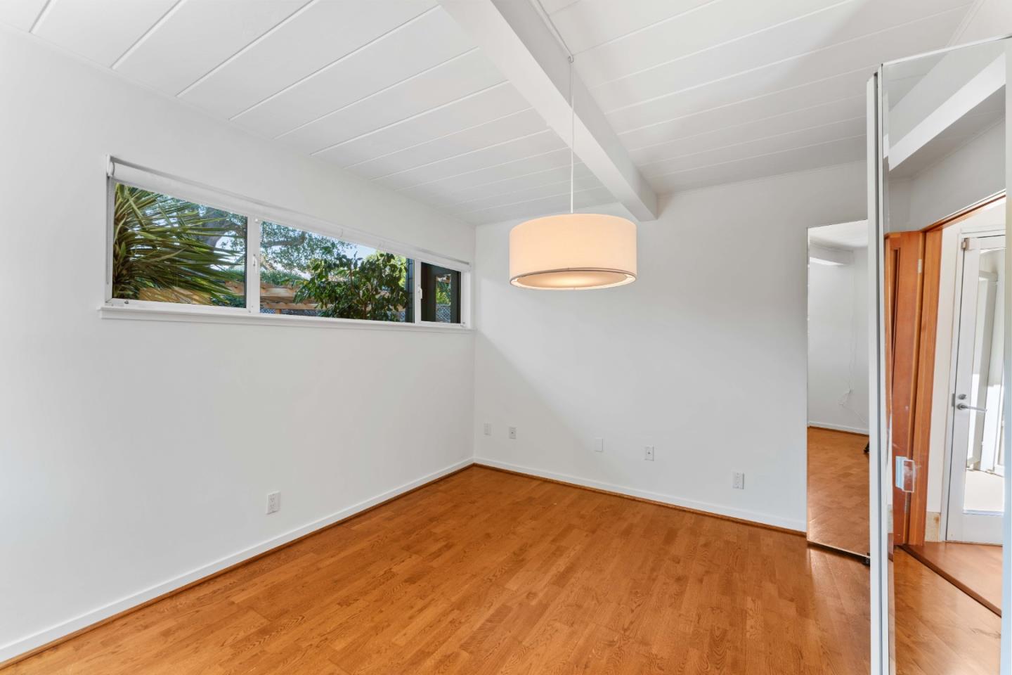 Detail Gallery Image 25 of 39 For 705 Evergreen St, Menlo Park,  CA 94025 - 5 Beds | 3/1 Baths