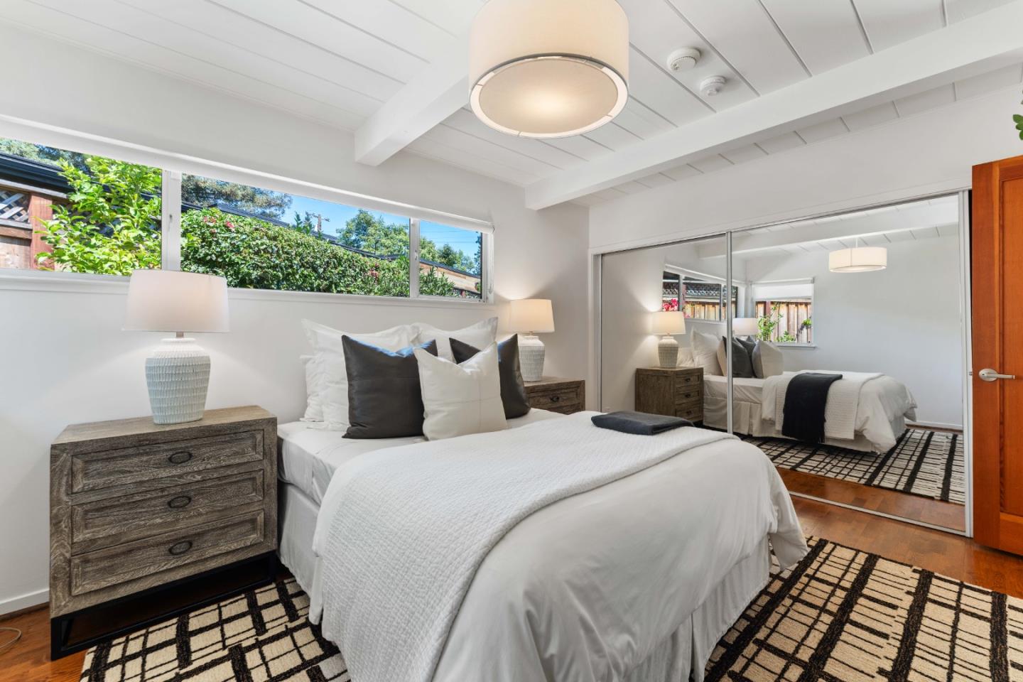 Detail Gallery Image 29 of 39 For 705 Evergreen St, Menlo Park,  CA 94025 - 5 Beds | 3/1 Baths