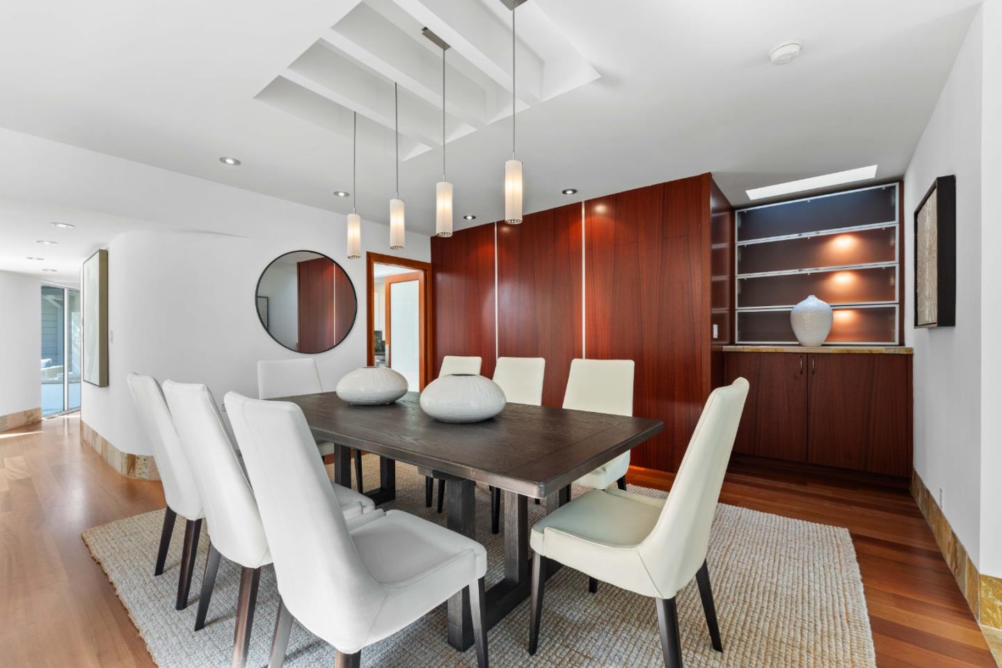 Detail Gallery Image 9 of 39 For 705 Evergreen St, Menlo Park,  CA 94025 - 5 Beds | 3/1 Baths