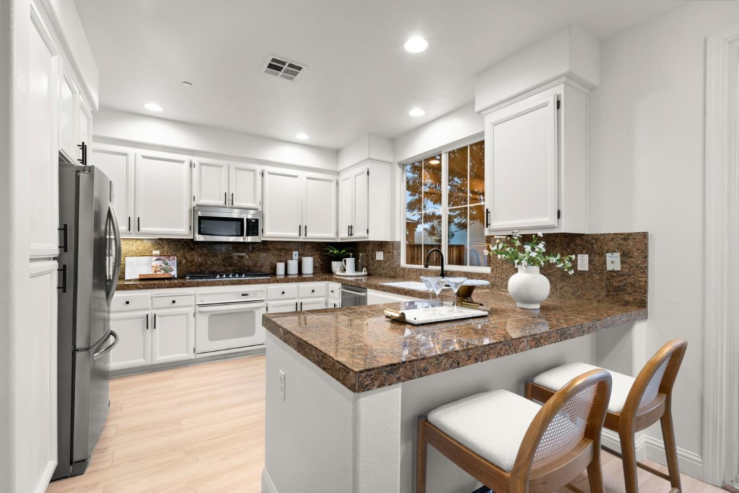 Detail Gallery Image 11 of 46 For 34298 Torrey Pine Ln, Union City,  CA 94587 - 4 Beds | 3 Baths